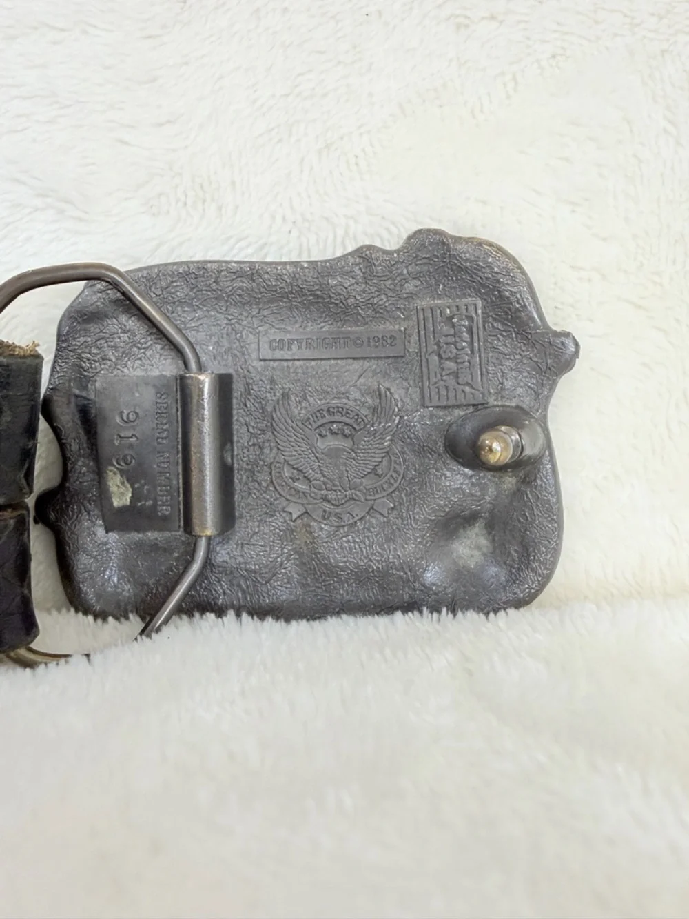 Vintage Country Music Buckle with Levi's Black Full Grain‎ Cowhide Belt - 42/105
